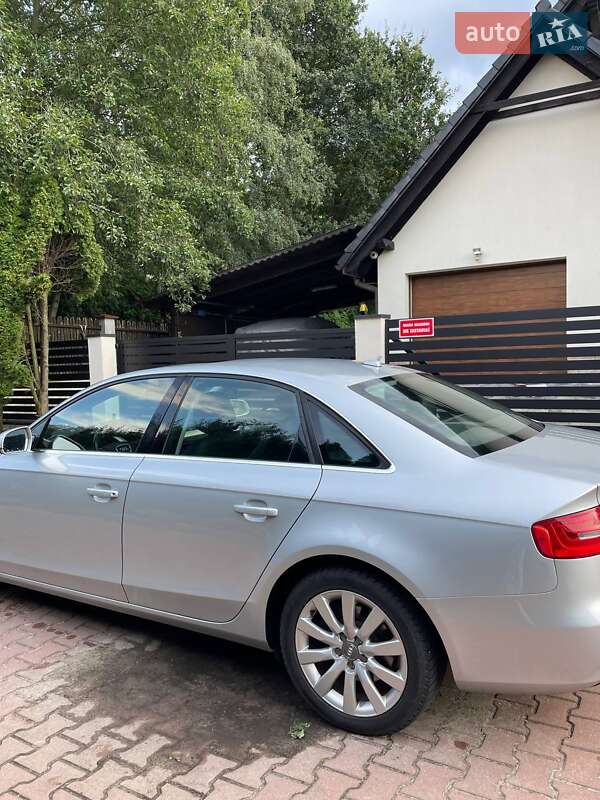 Седан Audi A4 2013 в Киеве