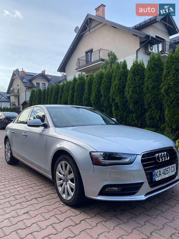 Седан Audi A4 2013 в Киеве