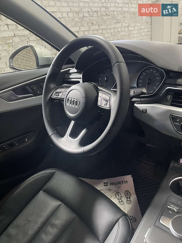Седан Audi A4 2016 в Сокалі