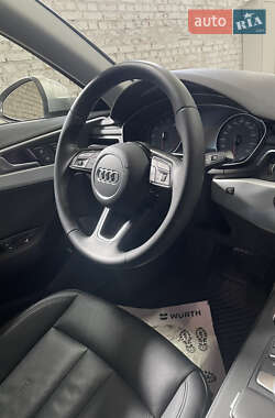 Седан Audi A4 2016 в 