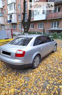 Седан Audi A4 2001 в 