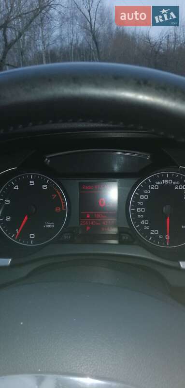 Седан Audi A4 2010 в Иванкове