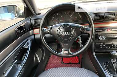 Седан Audi A4 1999 в 