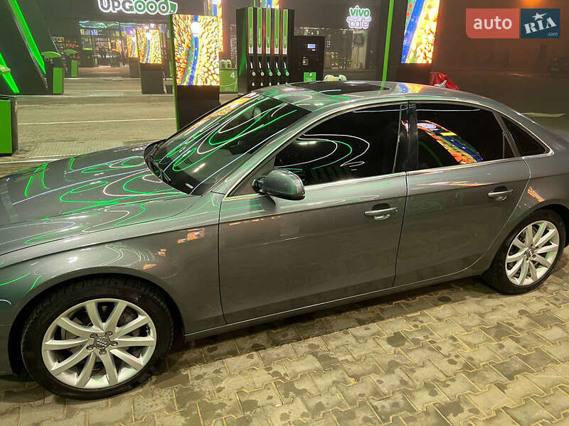 Седан Audi A4 2013 в Одессе