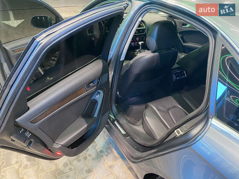 Седан Audi A4 2013 в Одессе