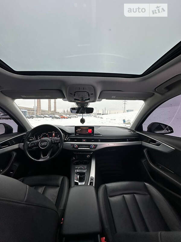 Седан Audi A4 2017 в Дніпрі