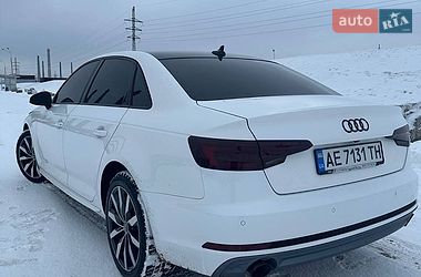 Седан Audi A4 2017 в Дніпрі