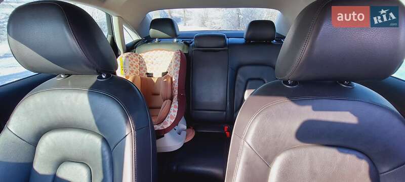 Седан Audi A4 2013 в Южноукраинске