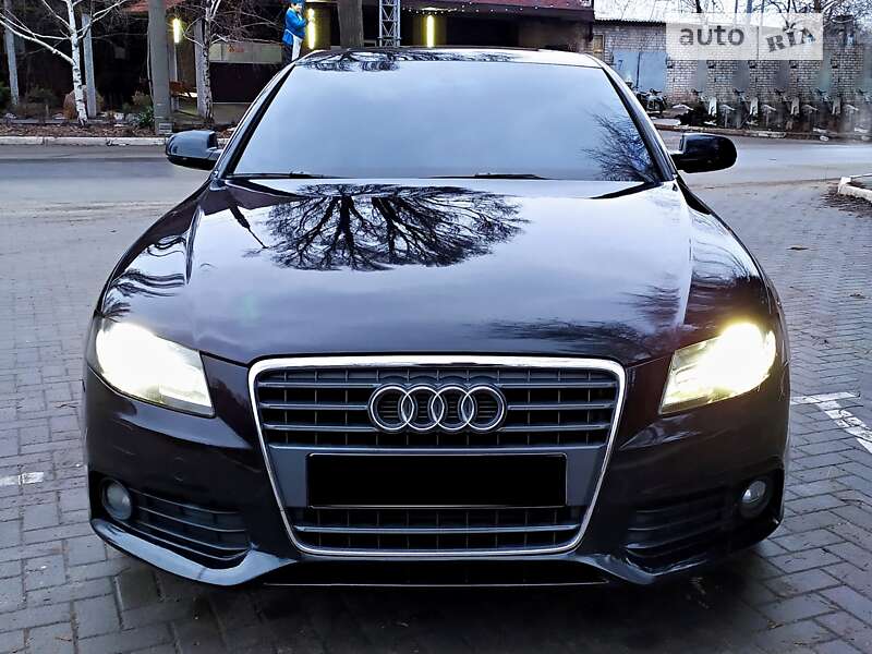 Седан Audi A4 2012 в Днепре