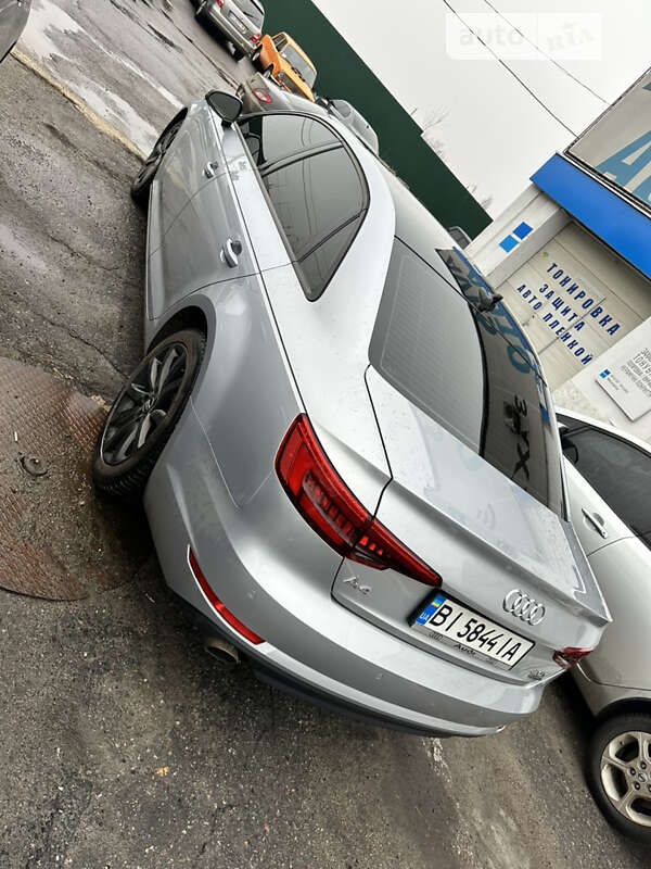 Седан Audi A4 2015 в Полтаве