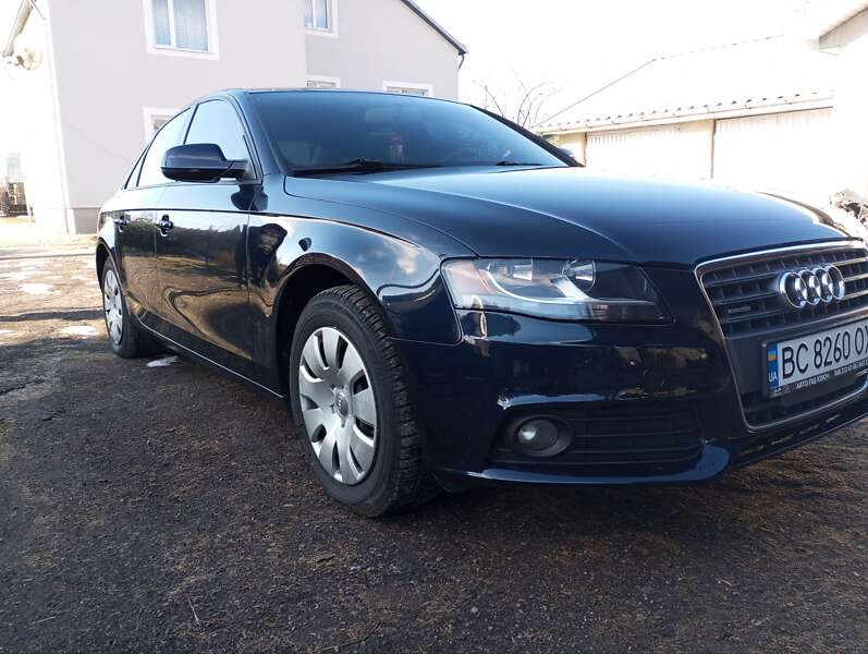 Седан Audi A4 2010 в Львове