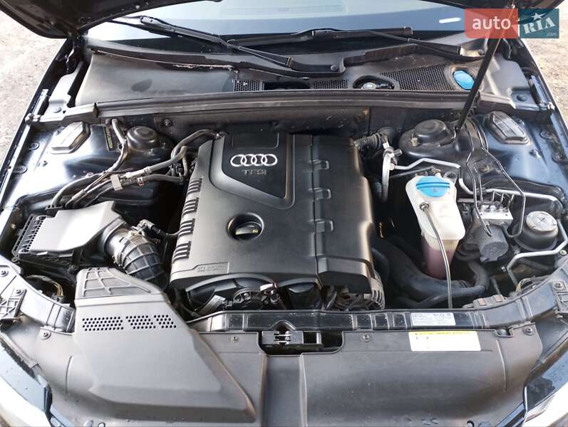 Седан Audi A4 2010 в Львове