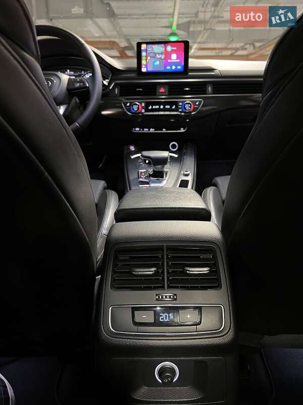 Седан Audi A4 2016 в Киеве