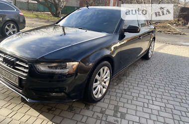 Седан Audi A4 2012 в Днепре