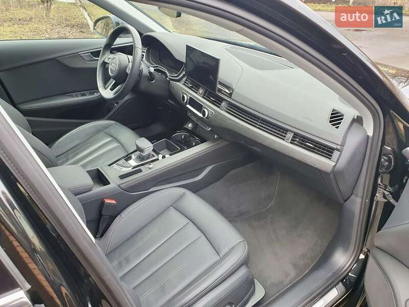 Седан Audi A4 2020 в Полтаве