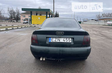 Седан Audi A4 1998 в Коростене