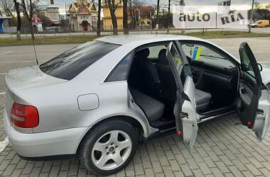 Седан Audi A4 2000 в Коломые