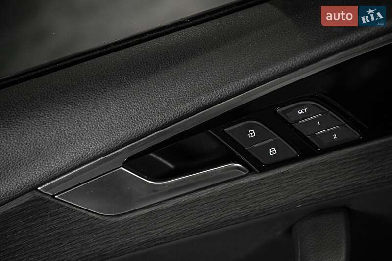Седан Audi A4 2019 в Одессе