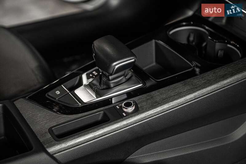 Седан Audi A4 2019 в Одессе