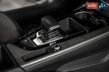 Седан Audi A4 2019 в 