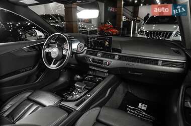 Седан Audi A4 2019 в 