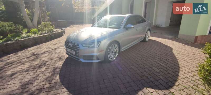 Седан Audi A4 2016 в Львове