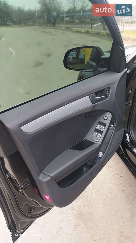 Седан Audi A4 2012 в Днепре