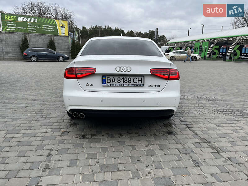 Седан Audi A4 2014 в Киеве