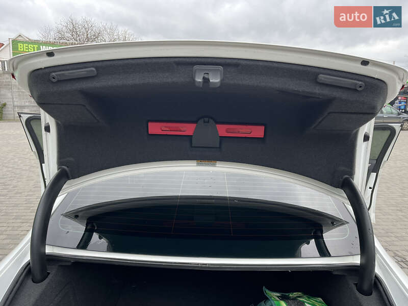 Седан Audi A4 2014 в Киеве