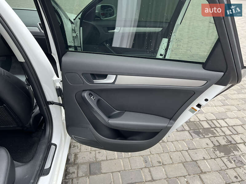 Седан Audi A4 2014 в Киеве