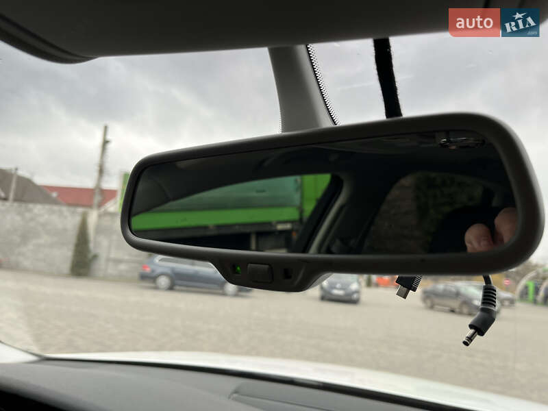 Седан Audi A4 2014 в Киеве