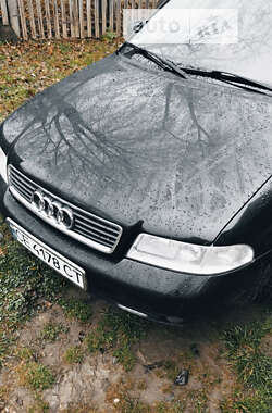 Седан Audi A4 1999 в Сторожинце