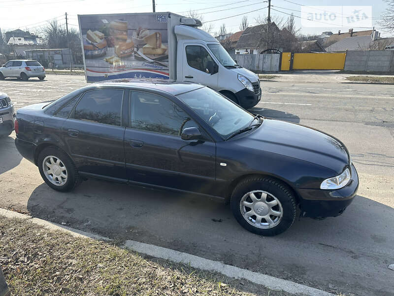 Седан Audi A4 1999 в Киеве