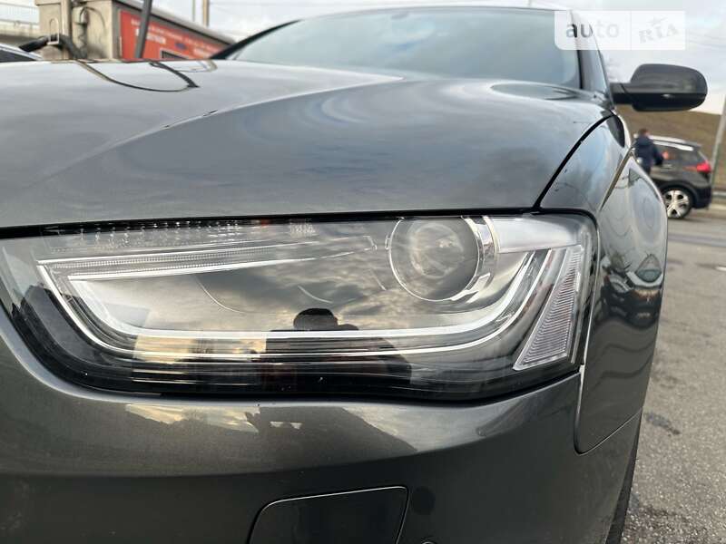 Седан Audi A4 2015 в Киеве