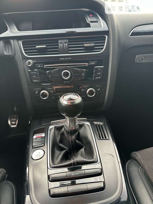 Седан Audi A4 2015 в Киеве