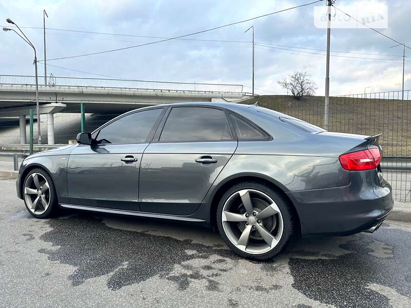 Седан Audi A4 2015 в Киеве