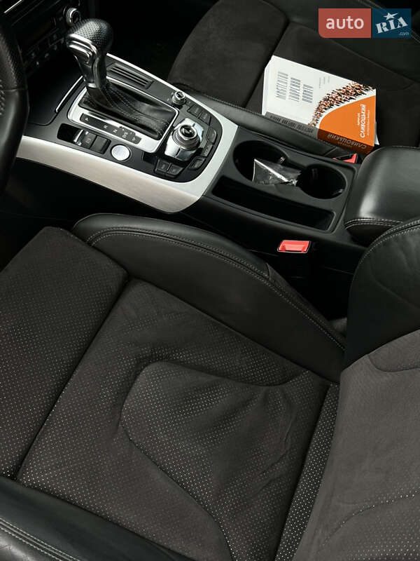 Седан Audi A4 2013 в Ужгороде