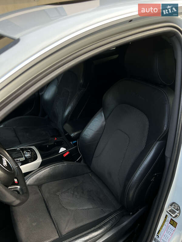 Седан Audi A4 2013 в Ужгороде