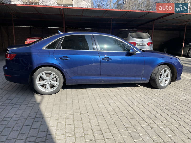 Седан Audi A4 2016 в Николаеве