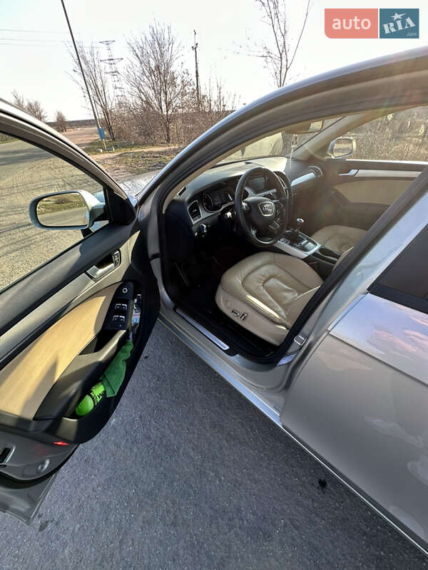 Седан Audi A4 2013 в Южноукраинске
