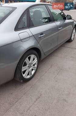 Седан Audi A4 2010 в Измаиле
