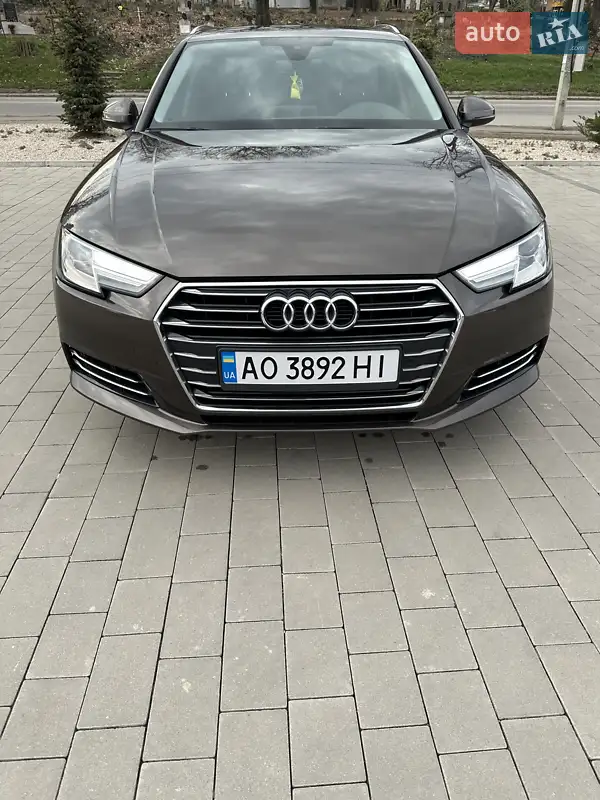 Универсал Audi A4 2017 в 