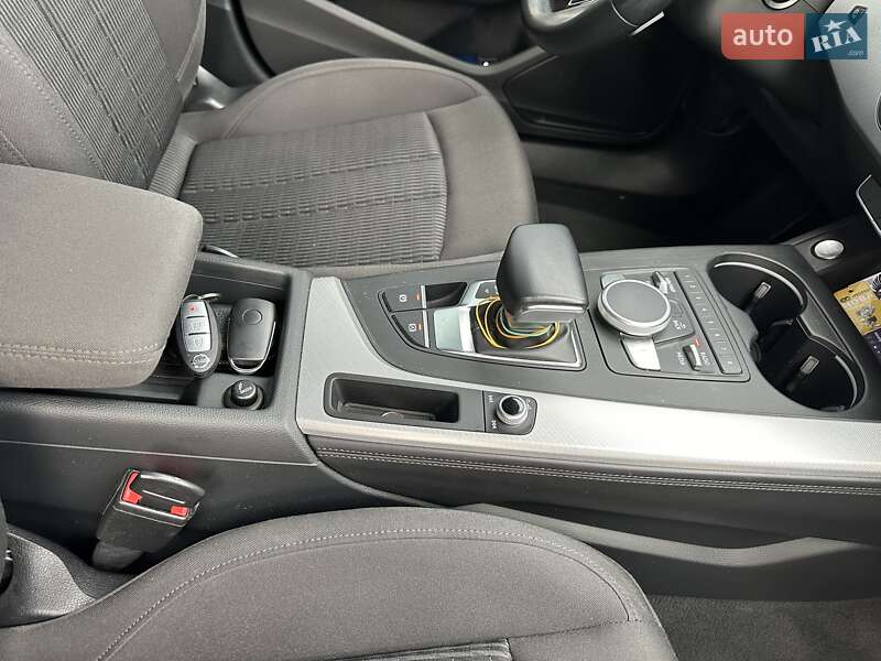 Универсал Audi A4 2017 в Ужгороде