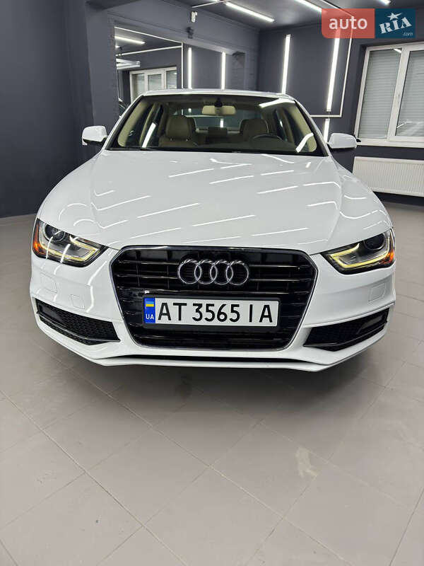Седан Audi A4 2014 в Ивано-Франковске