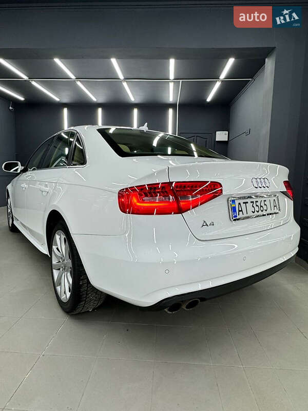 Седан Audi A4 2014 в Ивано-Франковске