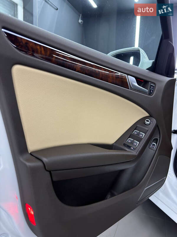 Седан Audi A4 2014 в Ивано-Франковске