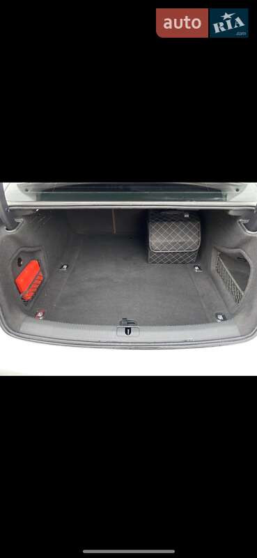 Седан Audi A4 2018 в Тернополе