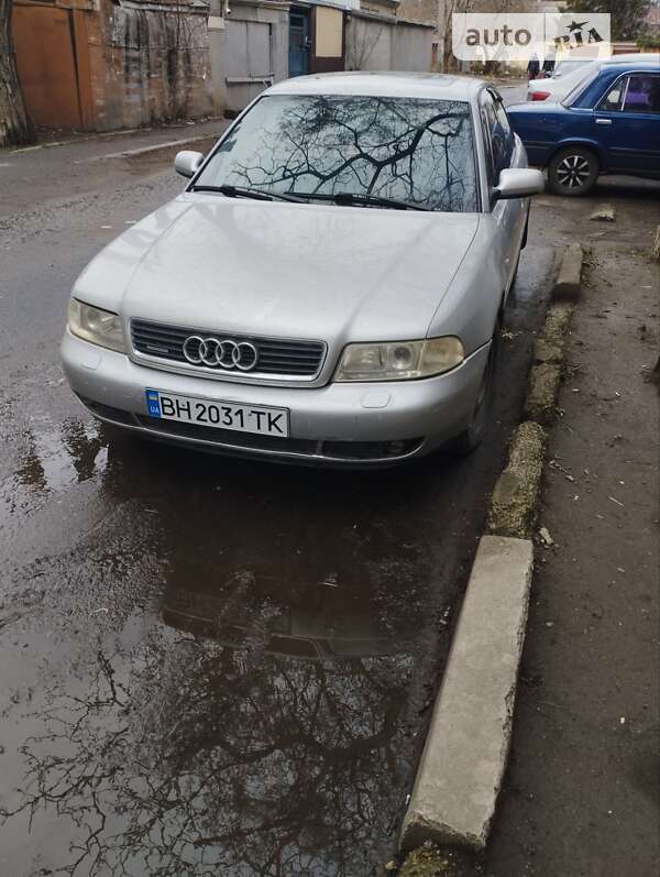 Седан Audi A4 2000 в Одессе