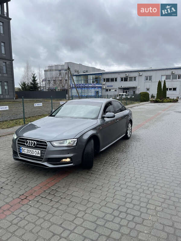 Седан Audi A4 2015 в Львове