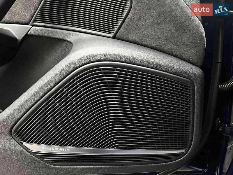 Седан Audi A4 2021 в Ивано-Франковске